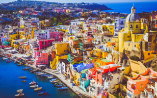 Procida, Capitale della Cultura 2022: cosa vedere, spiagge, mitologia