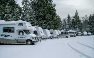 Viaggiare in camper in inverno: quali regole seguire