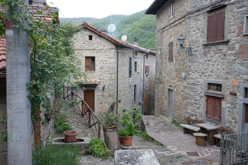 albergo diffuso siena  albergo diffuso offerte  albergo diffuso il borgo di sempronio  prenota albergo borgo toscano