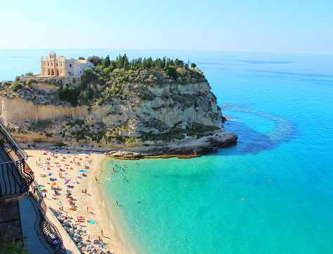 Calabria tropea
tropea cosa vedere
tropea hotel sul mare
tropea b&b