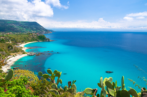 Tropea: Borgo sul Mare, un gioiello nel Mar Tirreno