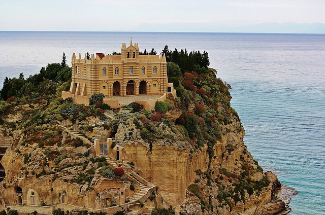 Tropea Madonna dell'Isola  
tropea mare  
tropea hotel  
tropea e dintorni 
tropea villaggi 