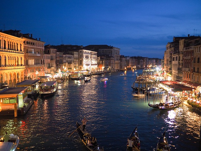 Venezia, cosa vedere nella città galleggiante tra merletti e vetro soffiato