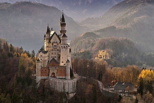 I 26 castelli più belli d'Europa: dalla Francia alla Romania