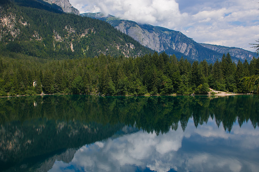 lago di tovel  lago di tovel rosso  lago di tovel come arrivare  lago di tovel trentino