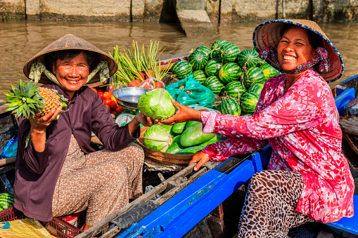 Hanoi 
Ho Chi Minh City
 risaie terrazzate di Sapa
Sapa Vietnam
isola di Phu Quoc
Phu Quoc


