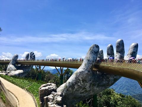 Lat Vietnam
Nang Vietnam 
Ba Na Hills 
Golden Bridge vietnam