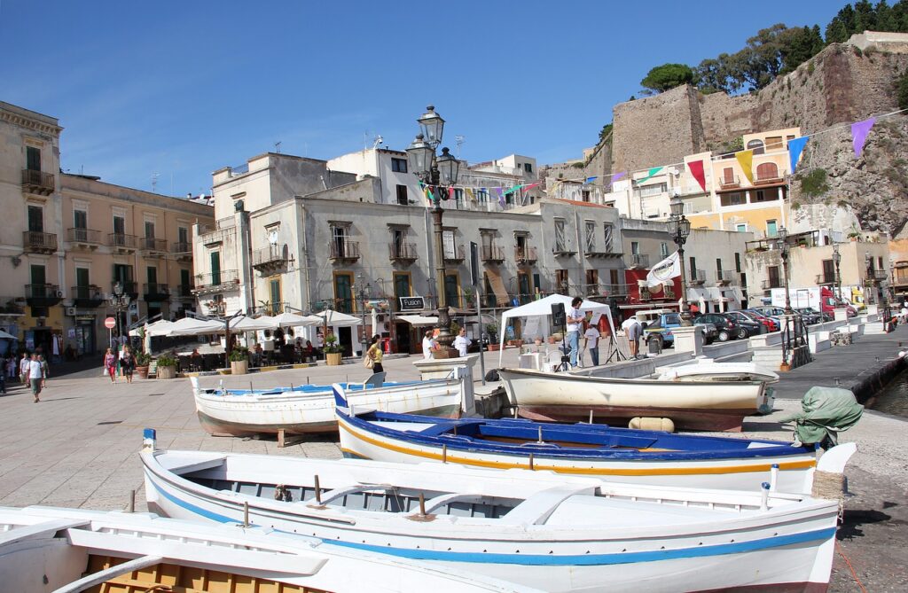 isola di favignana lipari  isole egadi  sicilia