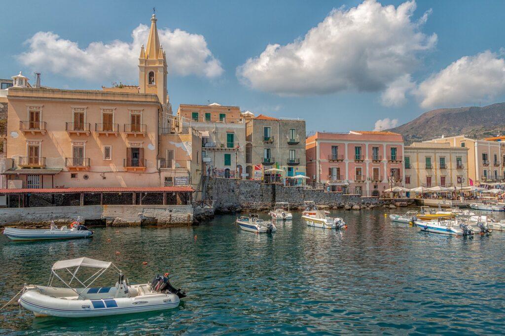 isola di favignana lipari  isole egadi  sicilia