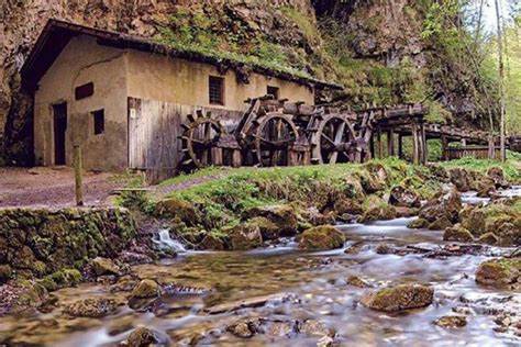 Dove andare a novembre  in Trentino  trentino da visitare vacanza in montagna dove andare  paesi del trentino trentino alto adige paesaggi  viaggio in trentino